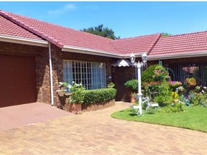 4 Bed House in Isandovale