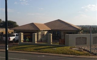 3 Bedroom House in Pebble Rock