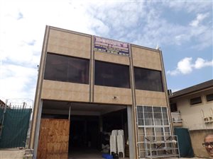400 m² Commercial space in Overport
