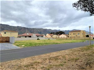 582 m² Land available in Fairview Golf Estate
