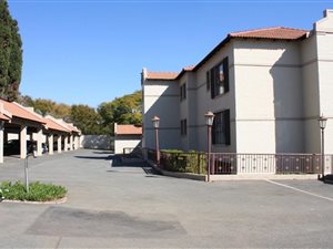 2 Bed Apartment in Gallo Manor