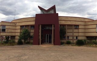 1542 m² Retail Space in Jet Park