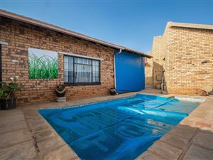4 Bed House in Eldorado Park