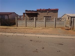 2 Bed House in Duduza