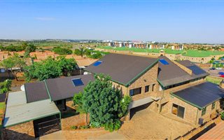 7 Bedroom House in Highveld