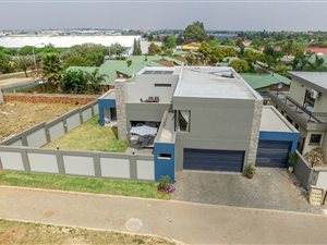 4 Bed Cluster in Beyers Park