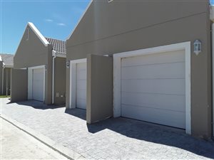 2 Bed Apartment in Paarl