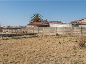 480 m² Land available in Lenasia