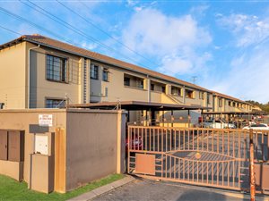 2 Bed Apartment in Roodepoort West
