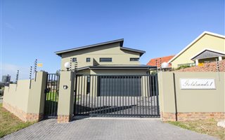 3 Bedroom House in Humewood