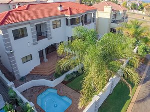 3 Bed House in Kosmos Ridge