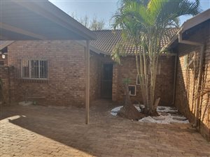 3 Bed House in Montana Park