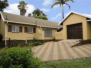 4 Bedroom House in Rietvalleipark