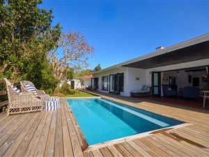 5 Bed House in Seaside Longships