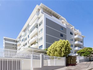 2 Bed Apartment in Bantry Bay
