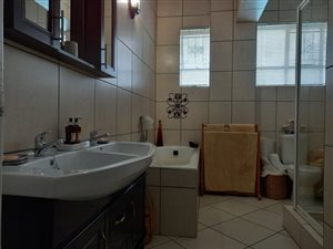 2 Bed Apartment in Observatory