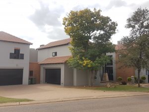 6 Bed House in Kameelfontein and surrounds