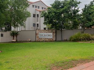1 Bed Duplex in Paulshof