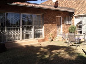 4 Bed House in Dawnpark