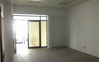 35 m² Commercial space in Marina Da Gama