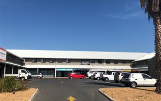 92 m² Commercial space in Strand Central