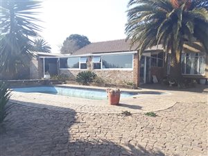4 Bed House in Elspark