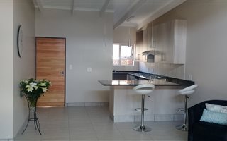 3 Bedroom Simplex in Glen Marais