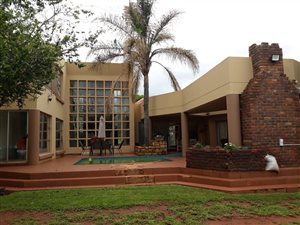 1.6 ha Farm in Kameeldrift East