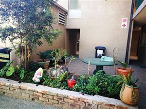 1 Bed Apartment in Witpoortjie