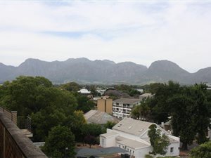 2 Bed Apartment in Paarl