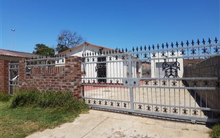 2 Bedroom House in Zwide
