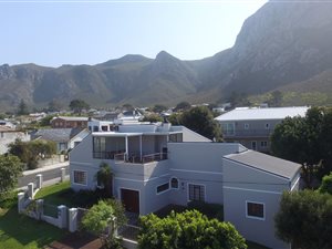 3 Bed House in Voelklip