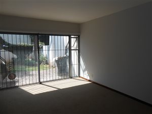 3 Bed Duplex in Lynnwood Manor