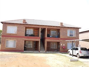 2 Bed Townhouse in Waterval East