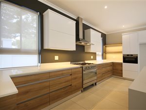 4 Bed House in Parel Vallei