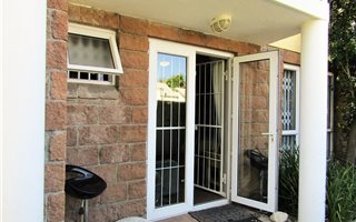 Bachelor apartment in Stellenbosch Central