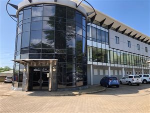 558 m² Office Space in Springfield Park
