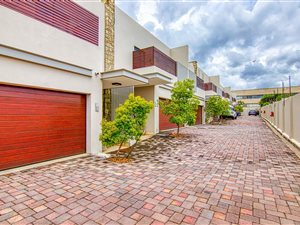 3 Bed Townhouse in Illovo