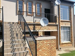 2 Bed Apartment in Laser Park