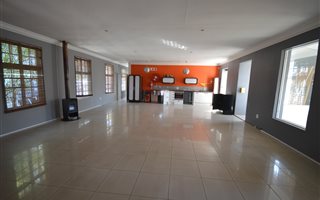 200 m² Commercial space in Blairgowrie