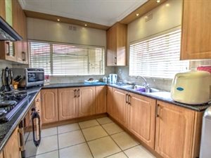 4 Bed House in Freeway Park