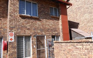 2 Bedroom Duplex in Meyerspark