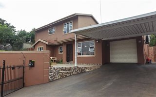 4 Bedroom House in Sunningdale