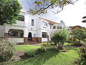 3 Bed Apartment in Kenilworth Upper