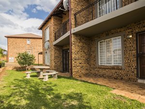 2 Bed Apartment in Strubens Valley