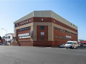 5000 m² Commercial space in Greyville