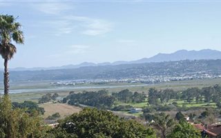 1176 m² Land available in Rexford