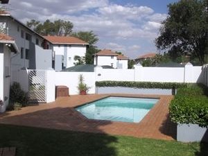 2 Bed Apartment in Groenkloof