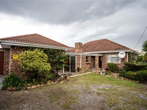 4 Bed House in Cradock Heights