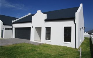 3 Bedroom House in Sandbaai